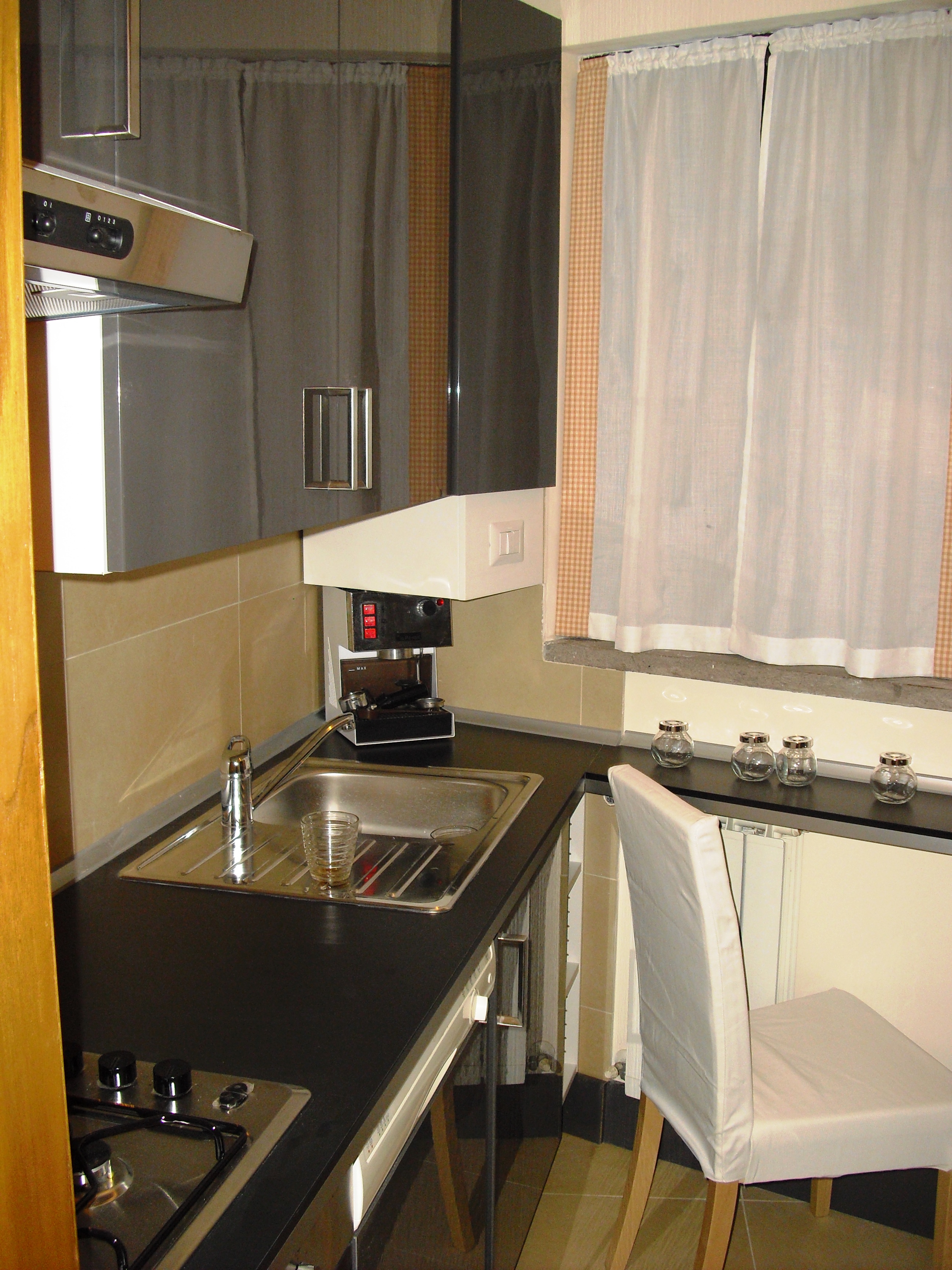 17 Spagna apt kitchen